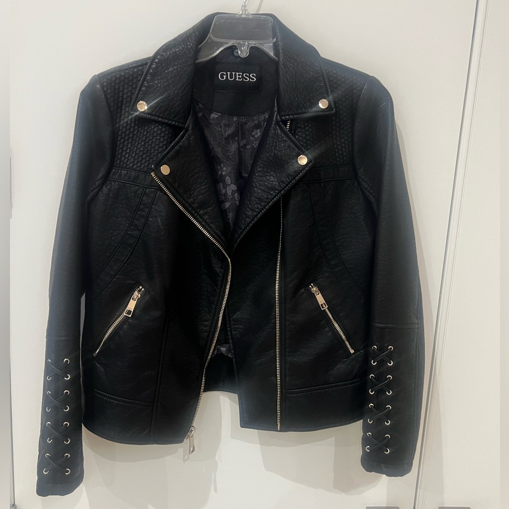 NEW! Guess Black Faux Leather moto Jacket With 2 Removable Faux Fur collars. XL